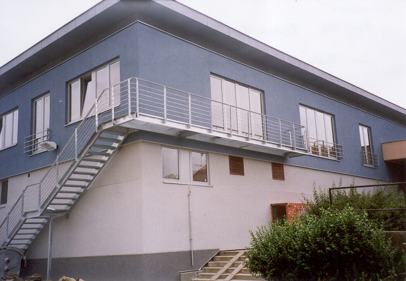 EXTERI�ROV� PRVKY - SCHODI�T�