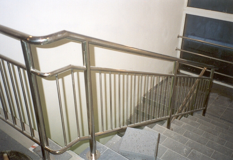 INTERI�ROV� PRVKY - SCHODI�T�