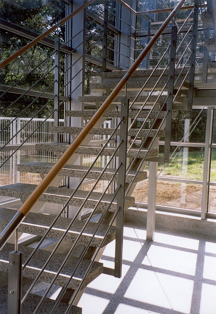 INTERI�ROV� PRVKY - SCHODI�T�