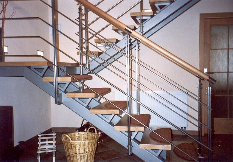 INTERI�ROV� PRVKY - SCHODI�T�