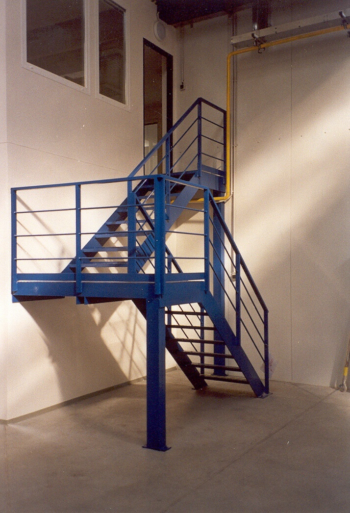 INTERI�ROV� PRVKY - SCHODI�T�