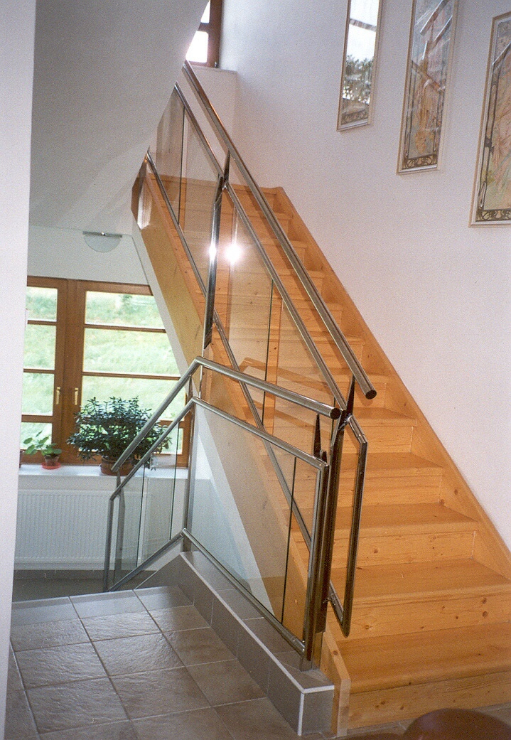 INTERI�ROV� PRVKY - Z�BRADL�